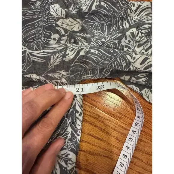 Sabrina Lauren Floral Square Neck Bell Sleeve Blouse Size Medium - Picture 3 of 5